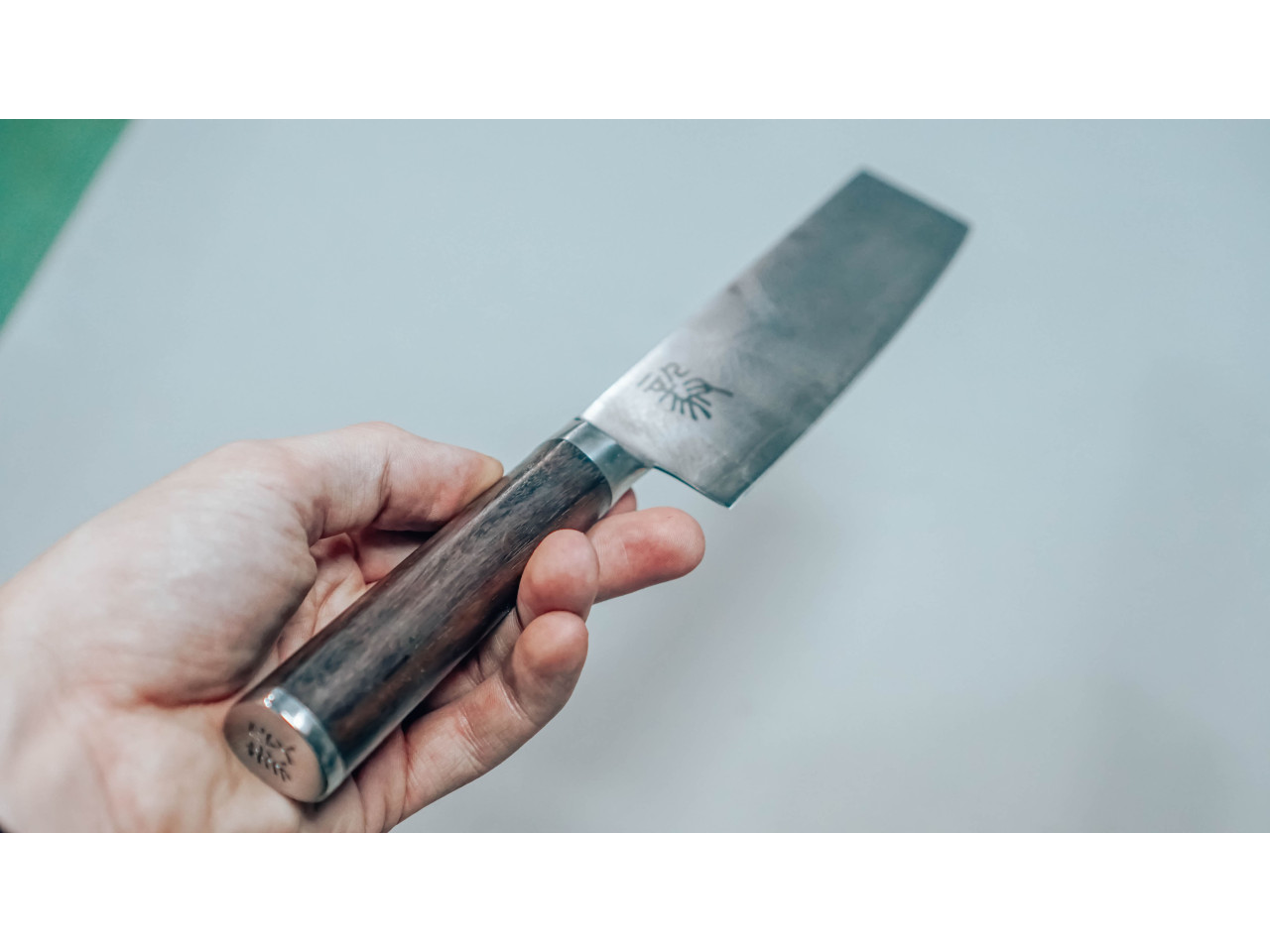 Kitchen knife made of Damascus steel Professional, 18 cm. GRILLI 777759