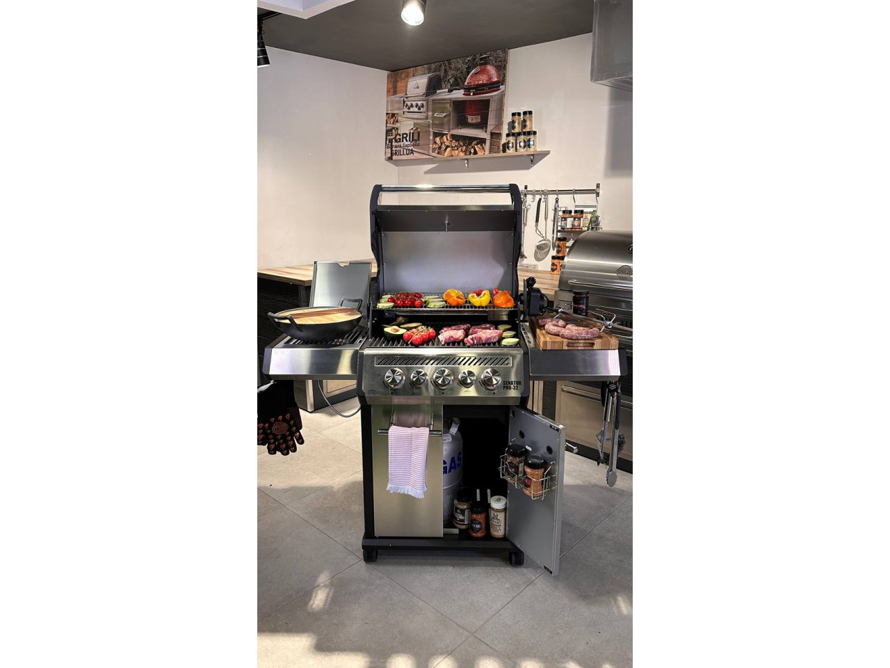 Газовий гриль Senator Pro-32 з системою Block Fire GRILLI 700377